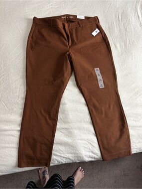 Old Navy Women's Pixie Ankle Pants in Brown